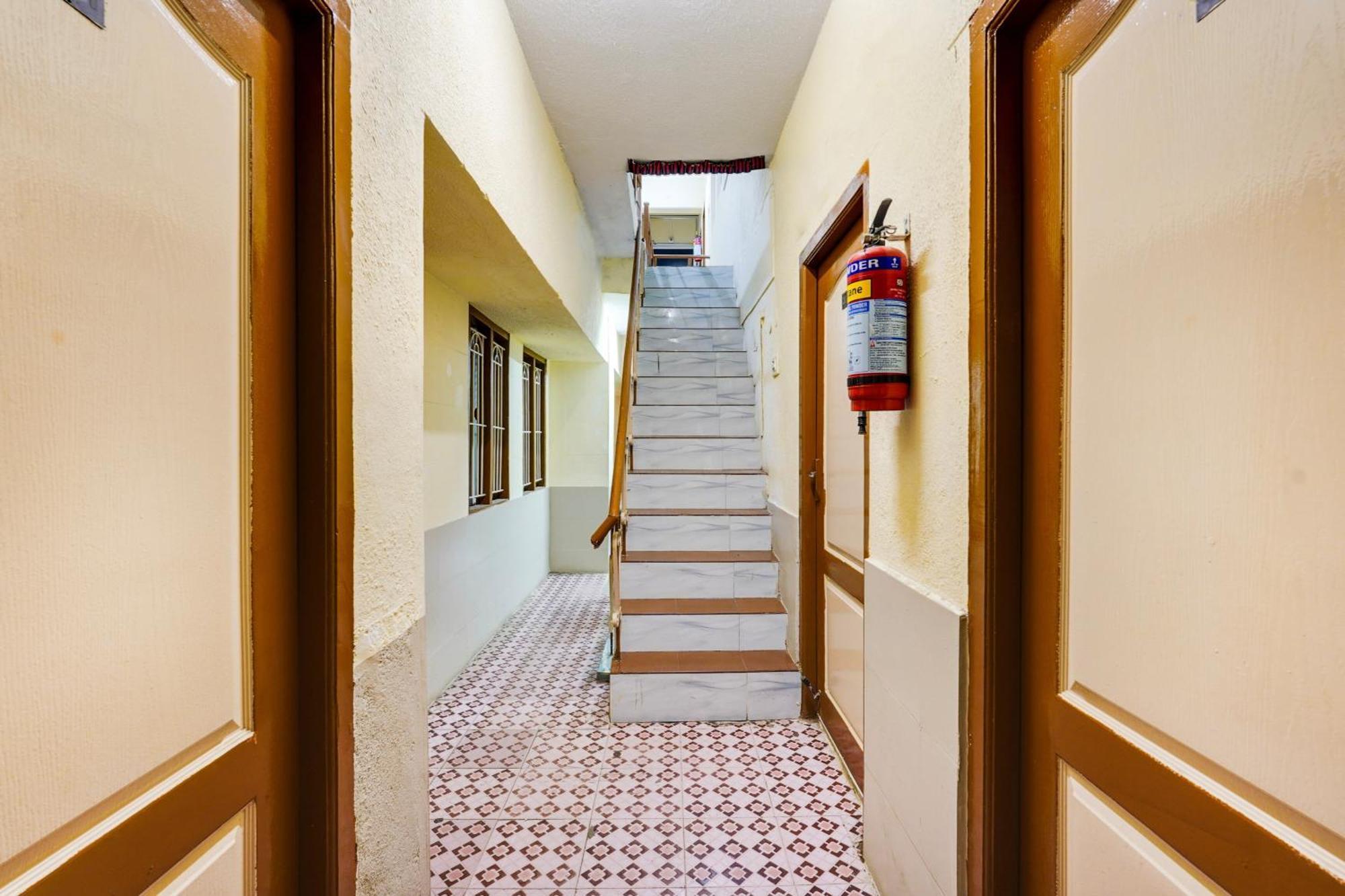 Super O Ecr Kanathur Hotel *